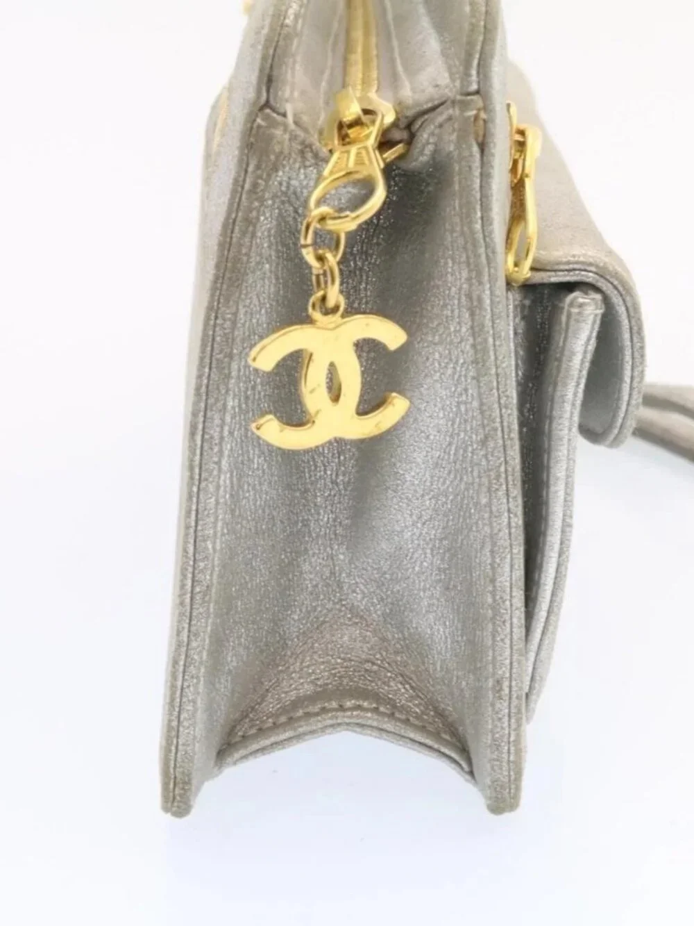 CHANEL Clutch Bag Leather Silver CC Auth 26857A